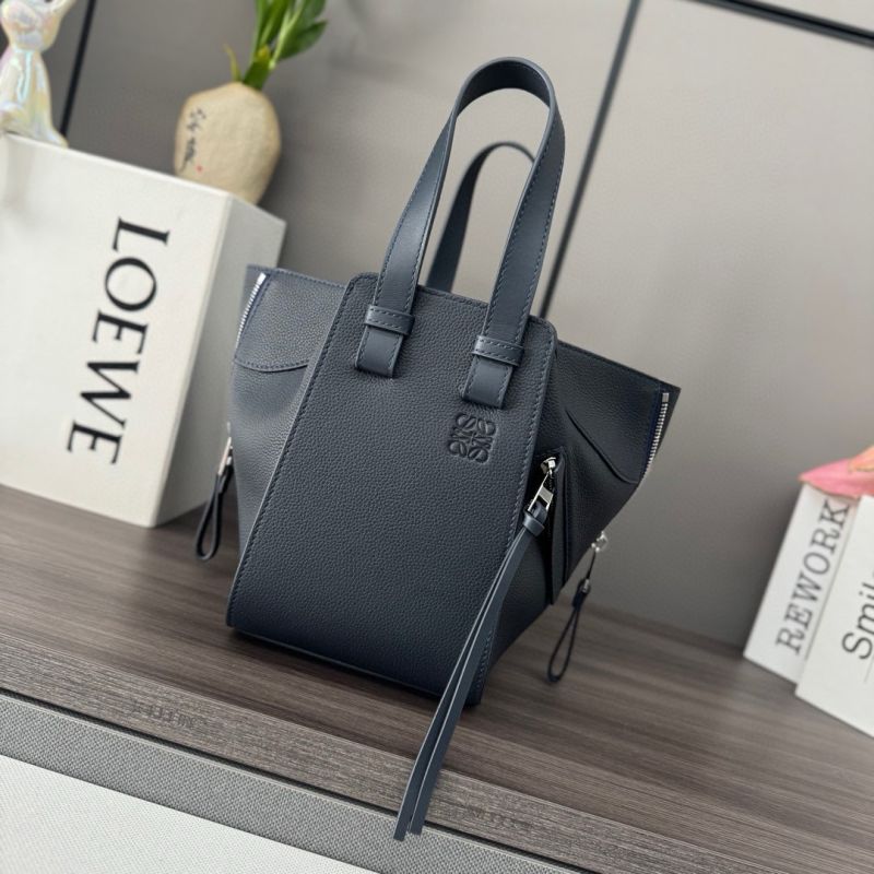 Loewe Compact Hammock bag in soft grained calfskin-Deep Navy blue
