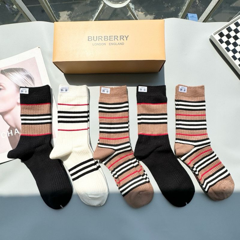 Burberry socks ( 5 pairs)